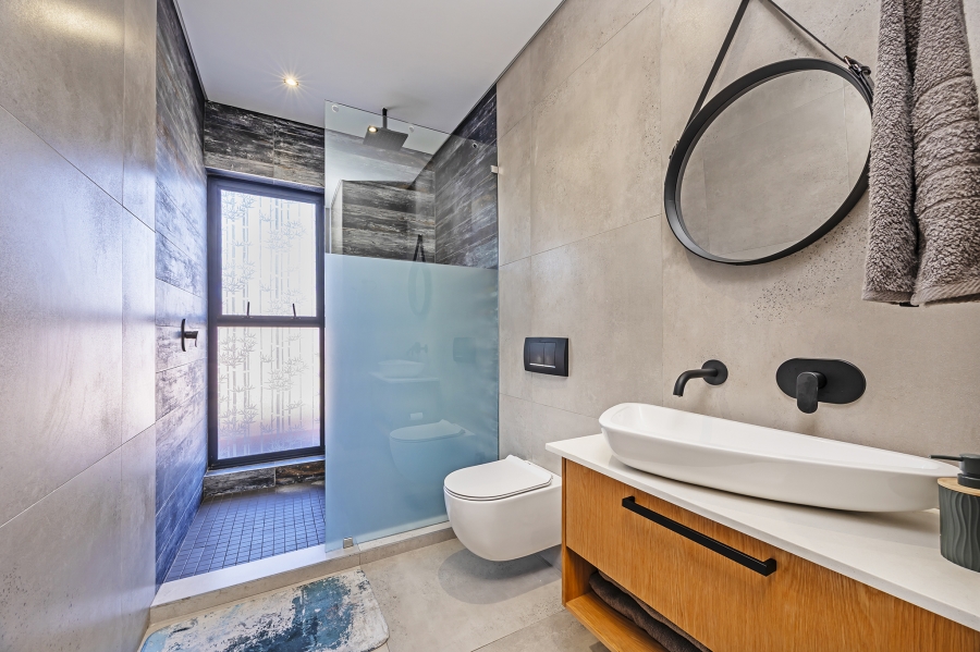 5 Bedroom Property for Sale in Elim Western Cape
